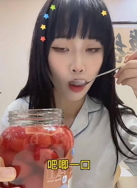 芝芝桃桃吃瓜视频,揭秘网红“芝芝桃桃”吃瓜视频背后的热点事件