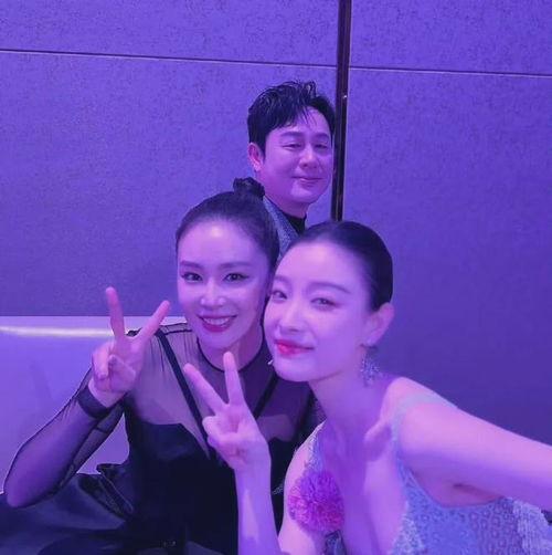 三人合照吃瓜视频大全,视频大全带你一探究竟