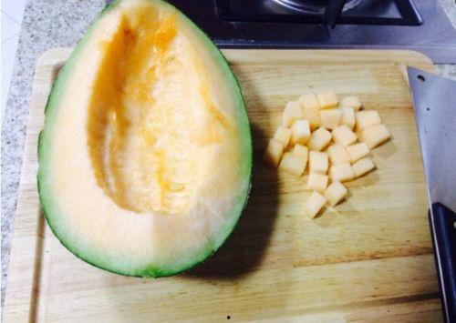 兔兔吃哈密瓜视频,与哈密瓜的甜蜜邂逅