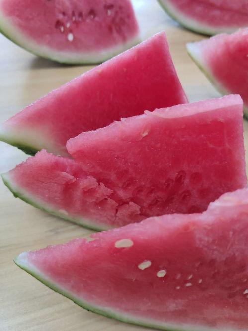 大瓜都在哪里吃的视频,大瓜都在这些地方被热传，视频揭秘幕后真相